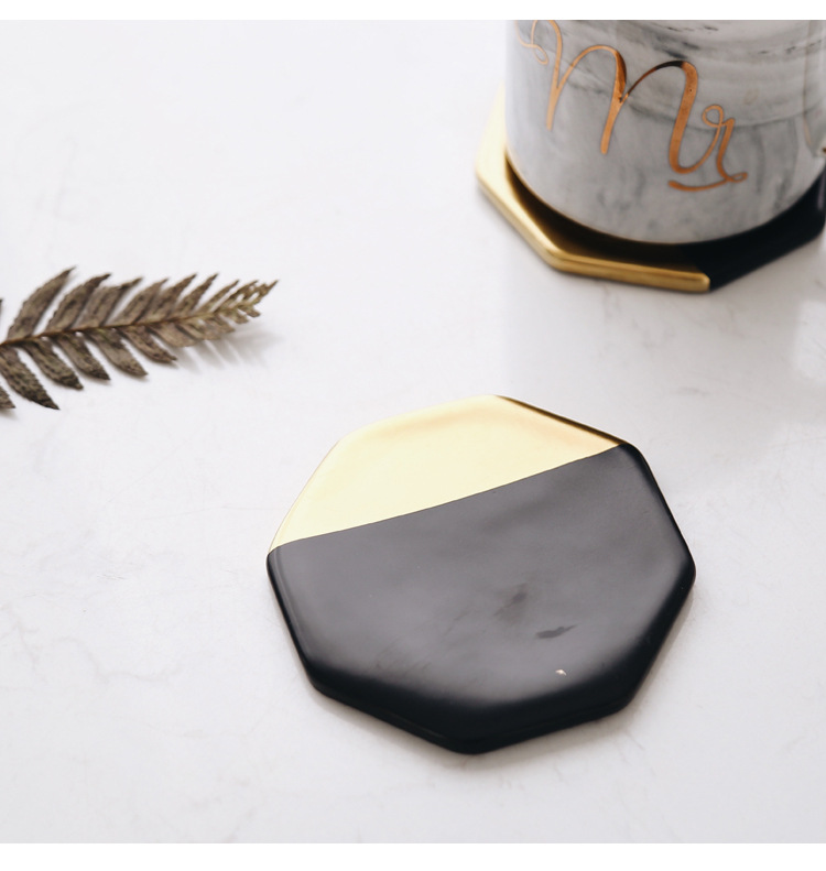 Marble-Look Ceramic Coaster with Gold Edge Marble-Look Ceramic Coaster with Gold Edge